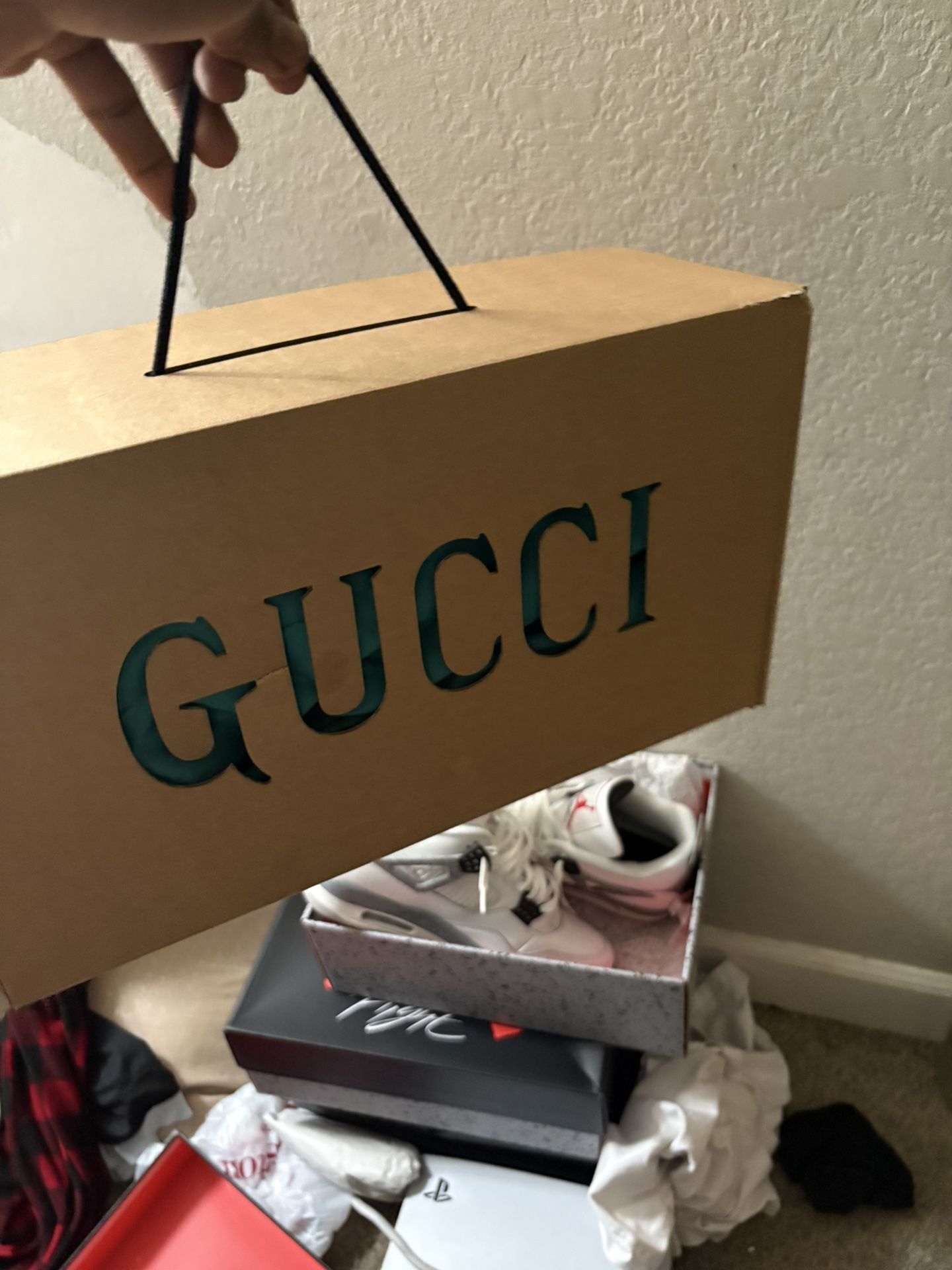 “Gucci Tennis 1977”