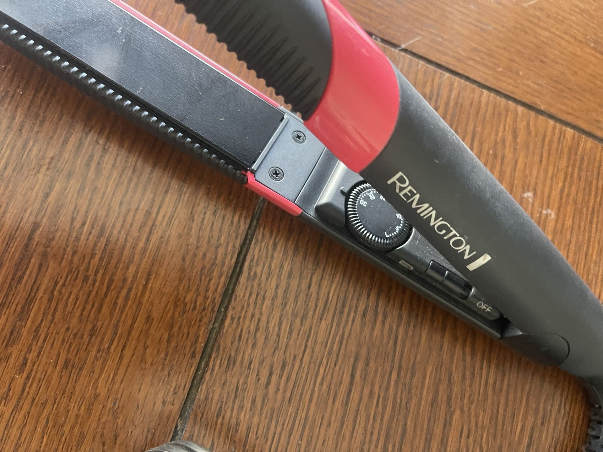 Remington black and red 1” ceramic iron hair straightener and Curler