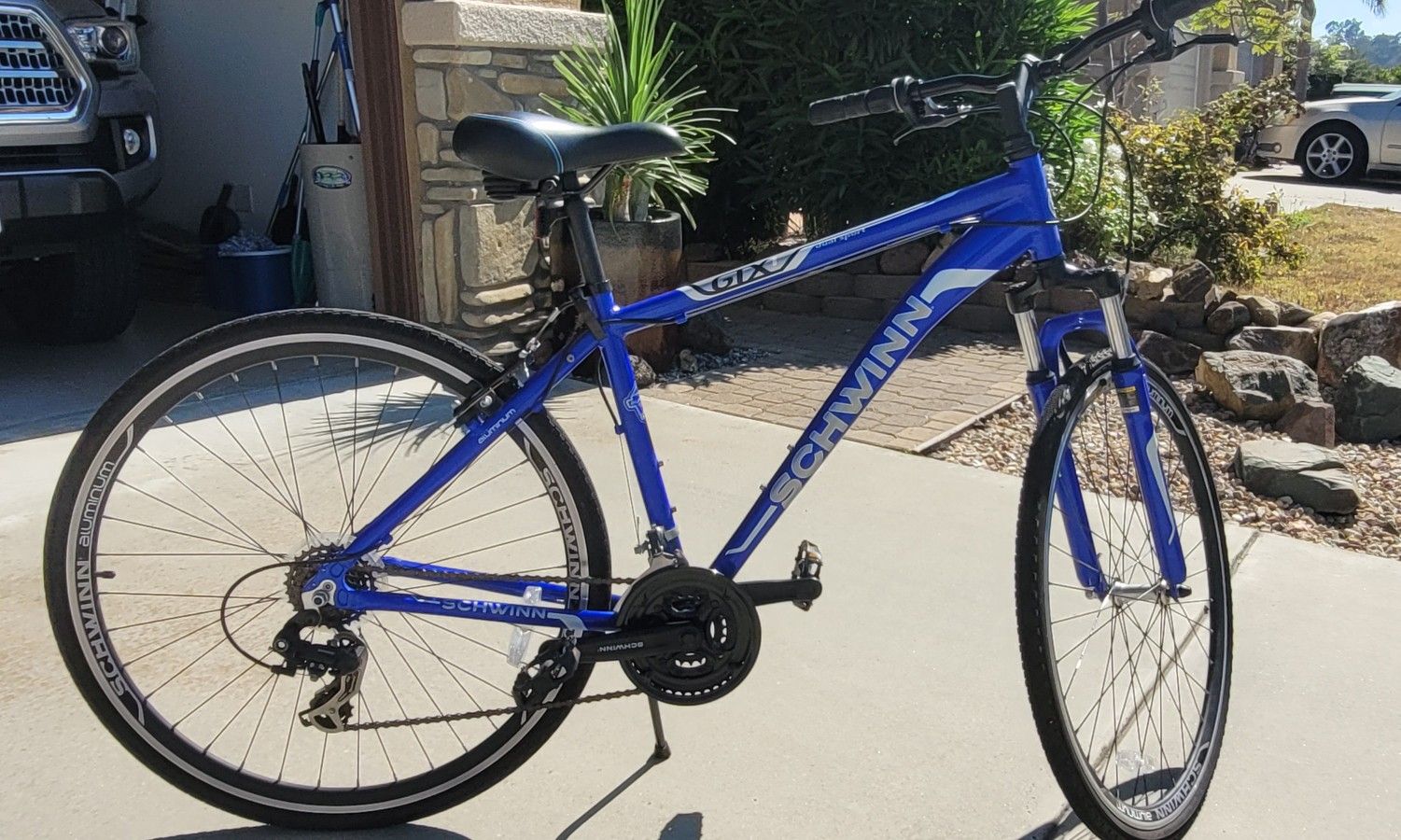 Men's Schwinn GTX1 Dual Sport 21 Speed Bicycle