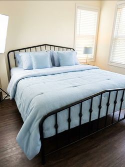 King size bed with clean mattress
