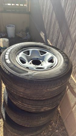 Wheels Toyota Tacoma size 245/75R16
