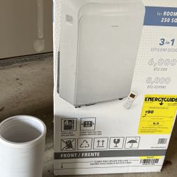 Insignia 250sq Ft 6,000 Btu Portable Air Conditioner. 