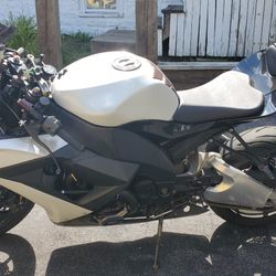 2010 ZX10 1000   Kabasaki