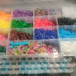 Rainbow Loom Rubber Bracelet Kit for Sale in Miami, FL - OfferUp