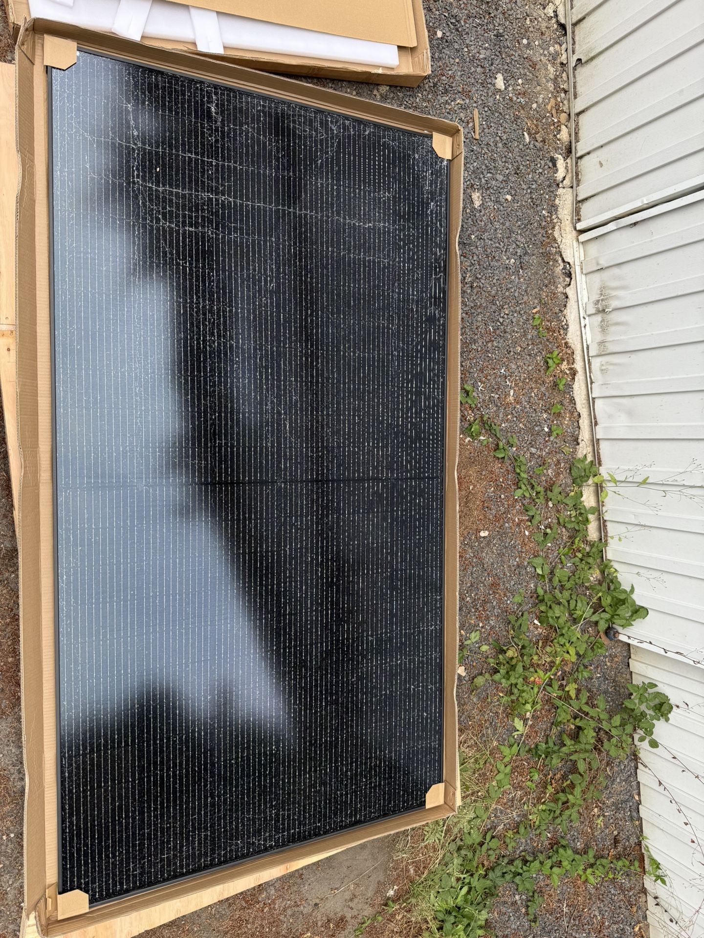 (2) 500 Watt Solar Panels (glass Is Broken)