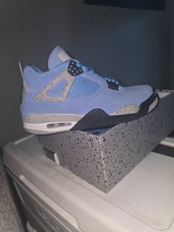 Jordan 4 University Blue Size 8.5 Men