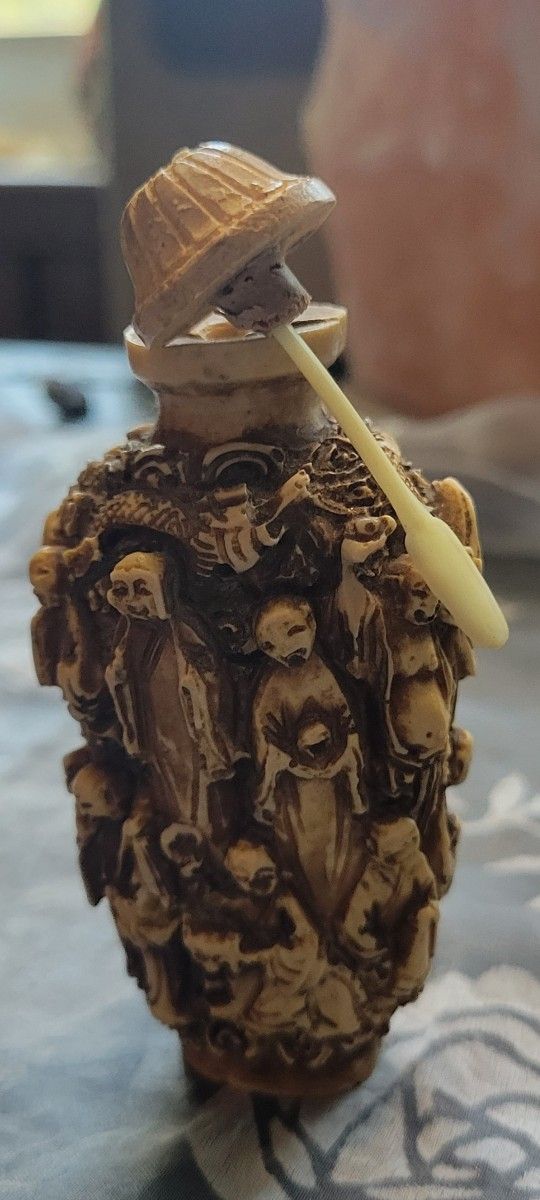 Antique Chinese Snuff Bottle Carved Resin 3D Images Tincture Potion Oil Spice