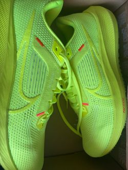 Ladies, size 10, Nike shoes