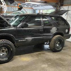 1997 Chevy Blazer LS- Small Block 350