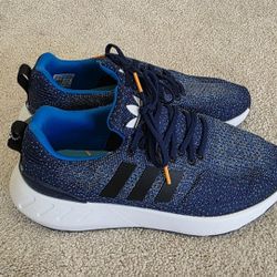 Adidas Run Swift Shoes Sneakers Size Youth 6.5/ Women's 8 