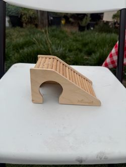 Hamster wood staircase/hideout niteangel
