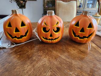 Set of 3 Lighted Electric Jack-O'-Lantern Pumpkin Accent Lamps / Table Decor