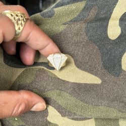 10K DIAMOND SUPPLY RING. 