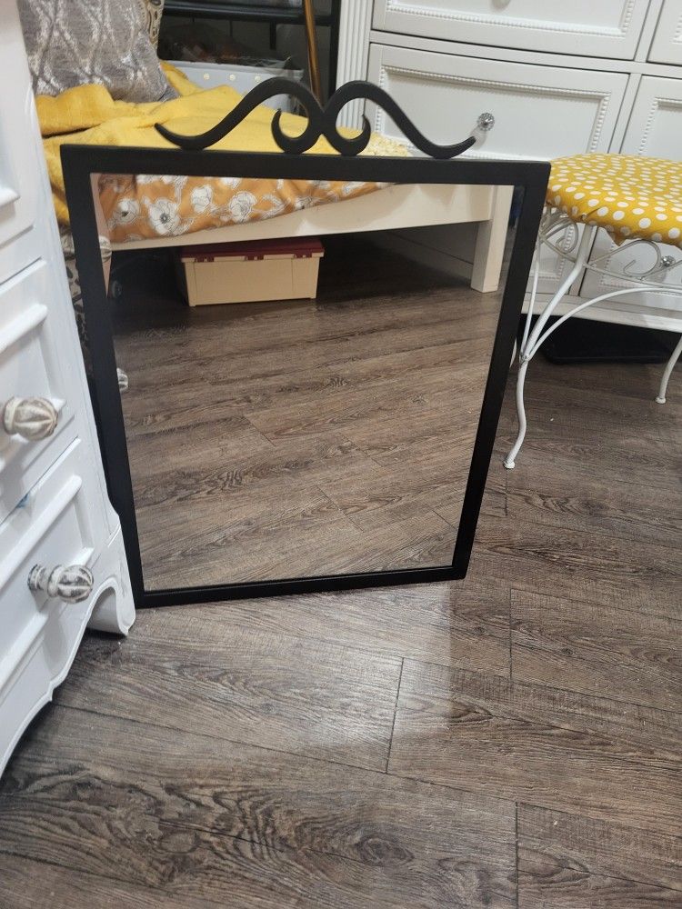 Black Hanging Mirror 🪞 16x20 Iron Great For A Vanity Desk Or Table