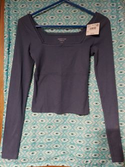 American Eagle, Square Necklace, Longsleeve, Size Small. $15.00 New