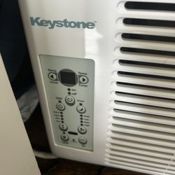 AC Window Unit With Remote 