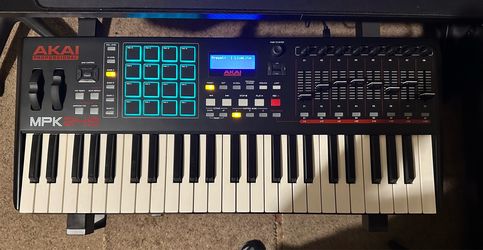 Akai MPK249