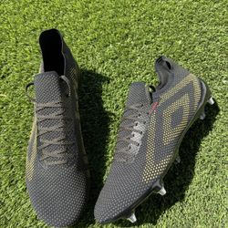 Umbro VELOCITA Matrix Pro SG Soccer Cleats Size 12.5