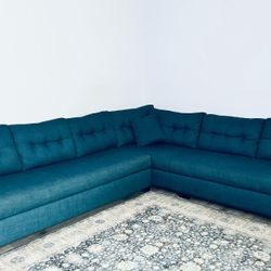 Sectional couch