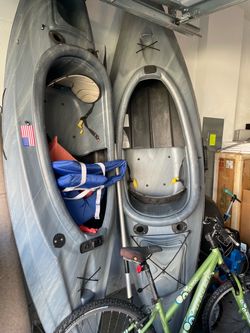 Twin kayaks w/paddles + jackets