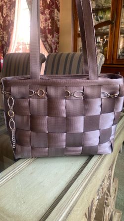Harvey’s seatbelt purse tote bag