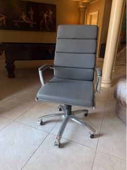 Tall executive office chair