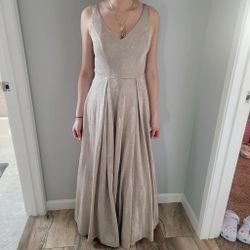 Gold sparkly long dress .B Smart Size 7/8  