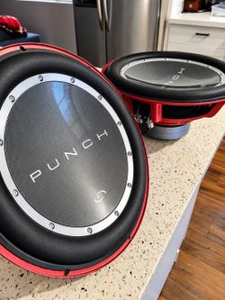 2 Rockford Fosgate Punch P2 Subwoofers + Punch Amp + Wiring Kit