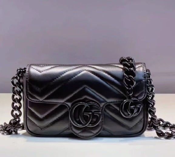 Solid color ceramic Double G finish chain V-shaped quilted flap leather resin shoulder bag waist bag women's black
