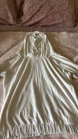 Lululemon pull over size medium white