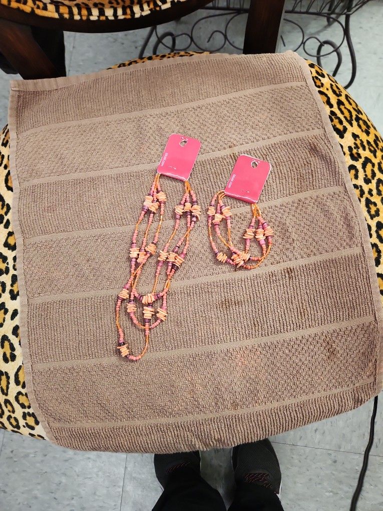 Shell Necklace & Bracelet Set