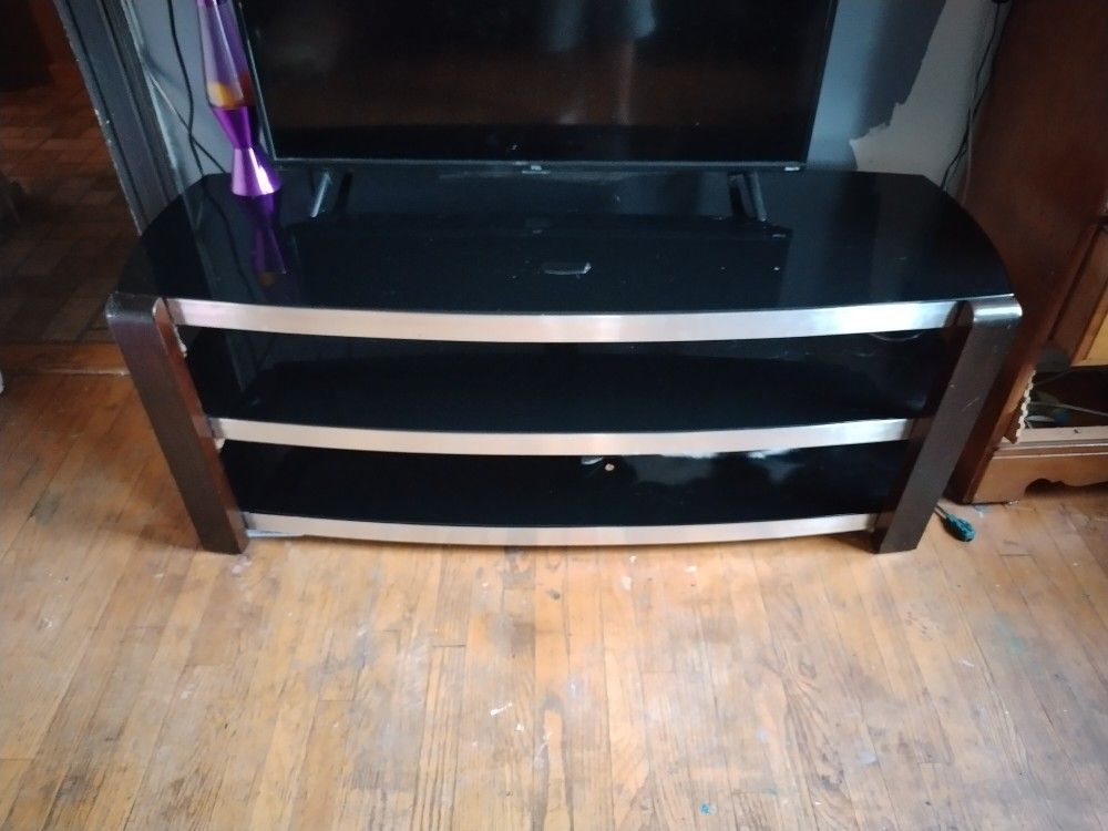 55 To 60 Inch Glass TV Stand Very Good Condition