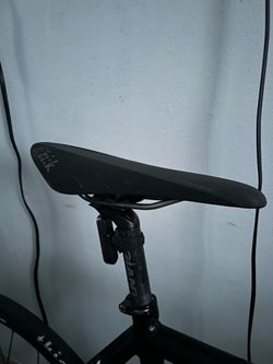 Carbon R3 fizik saddle