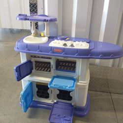 Play Kitchen Set