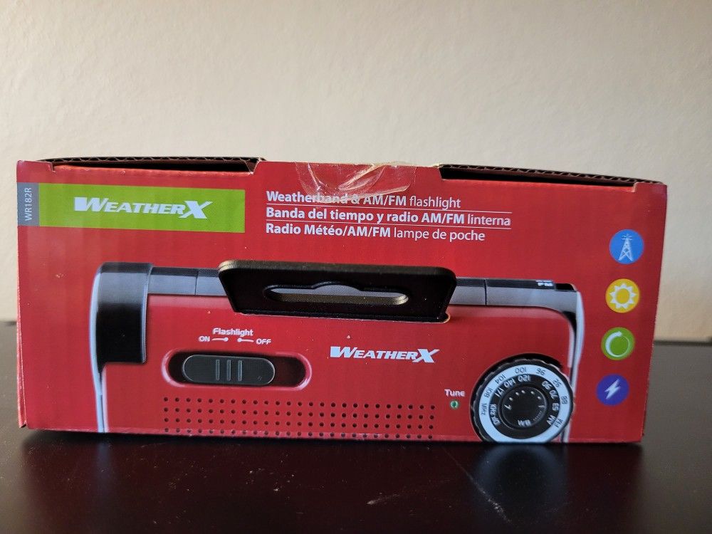 WeatherX Weatherband AM/FM Radio & Flashlight 