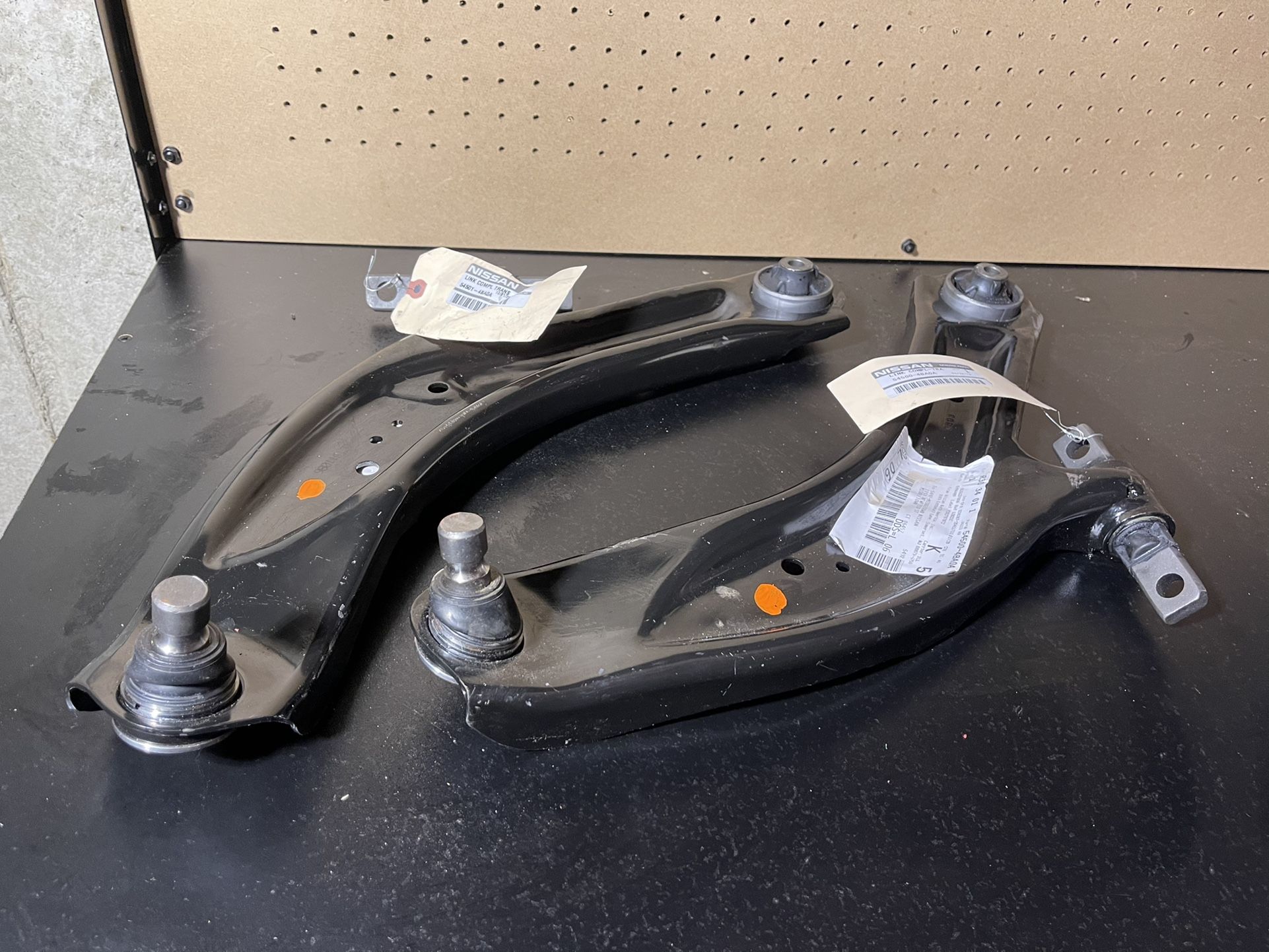 2014 Nissan Rogue Control Arms (OEM/NEW)