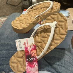 ROXY   Shoresoft Sandal New In Box Size 9 $45 Retail