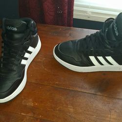 2 pair of Mens Shoes