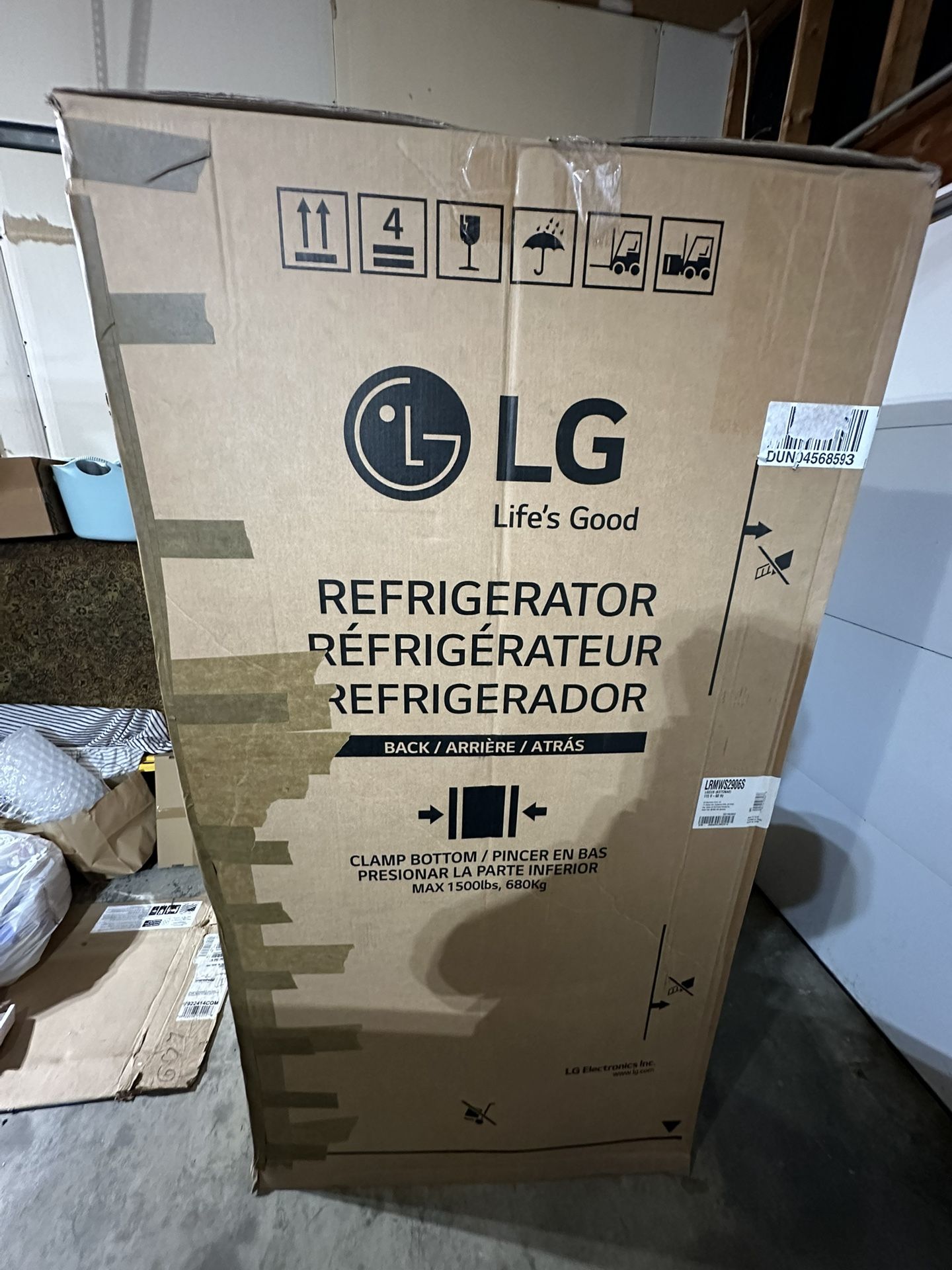 LG Refrigerator 28.6 Cu Ft 4 Door Brand New for Sale in Matthews, NC