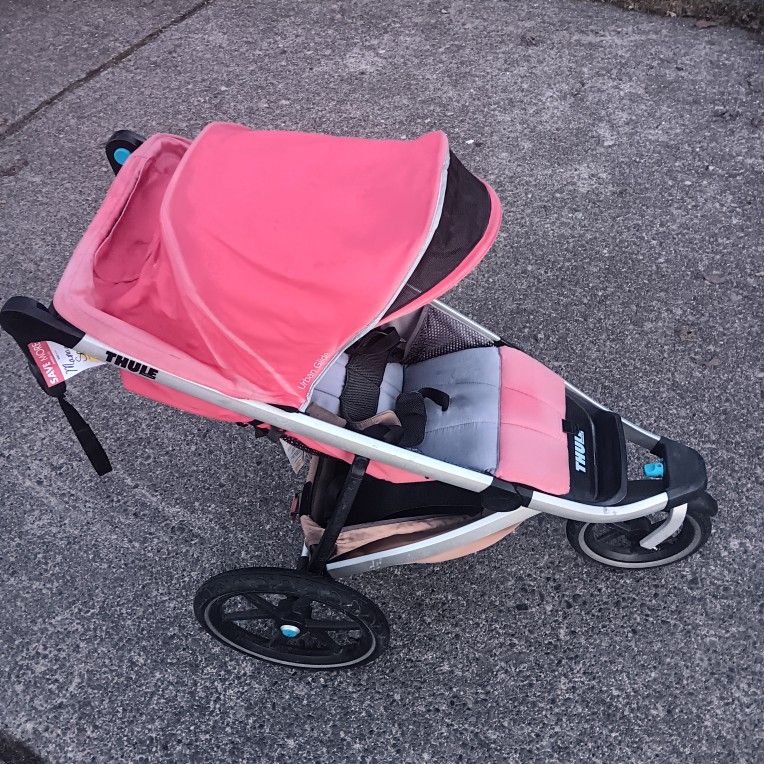Thule Baby Stroller Vgood Condition Some Sun Fading. For Pick Up Fremont Seattle. No Trades. Yes I Have It Please Don't Ask.