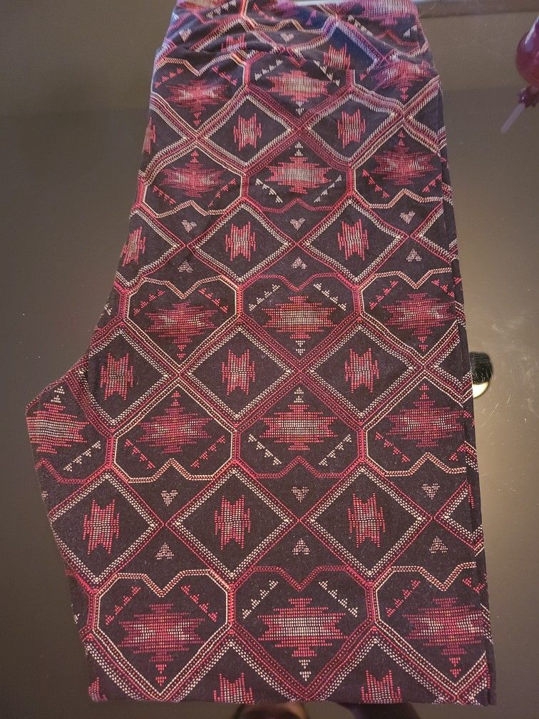 Lularoe Tall And Curvy Leggings