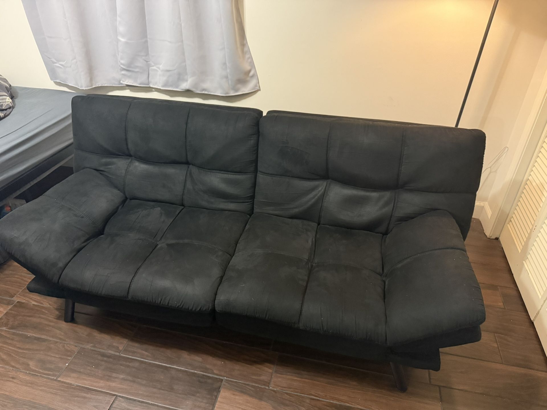Black Futon