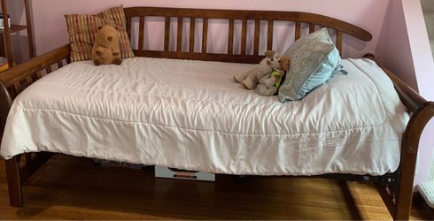 Solid Wood Twin Daybed - Mattress Included