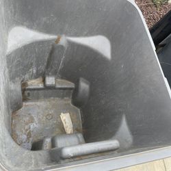 Trash Bin Cleaning 