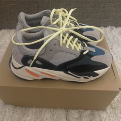 Yeezy Boost 700 