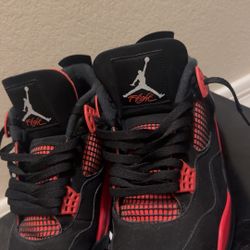 Jordan 4 red thunder