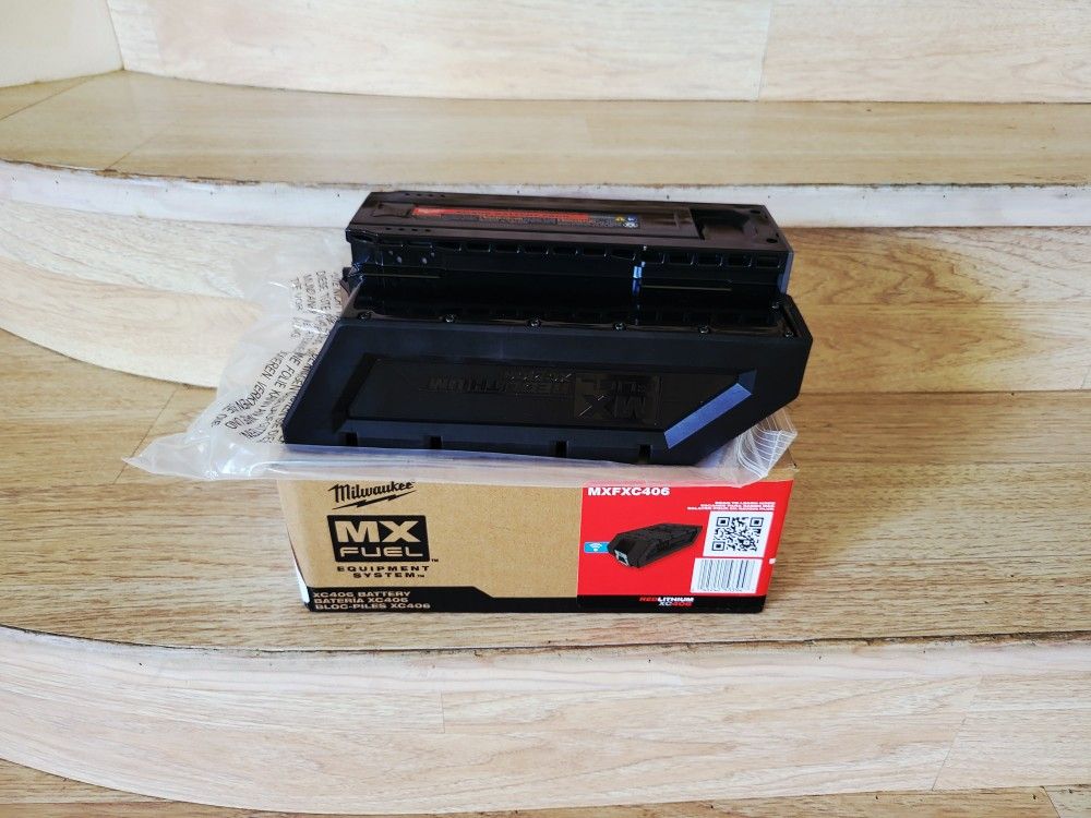 Milwaukee new MX FUEL Lithium-Ion REDLITHIUM XC406 Battery Pack
