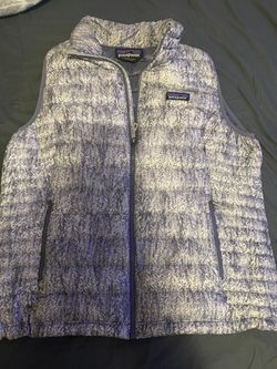 Patagonia Womens And Northface Pullover jacket bundle