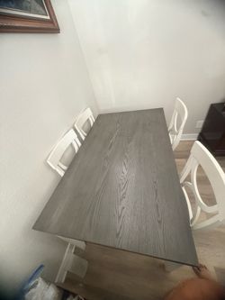 Table with 4 chars