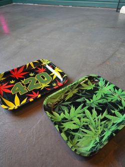 Laege Table Trays